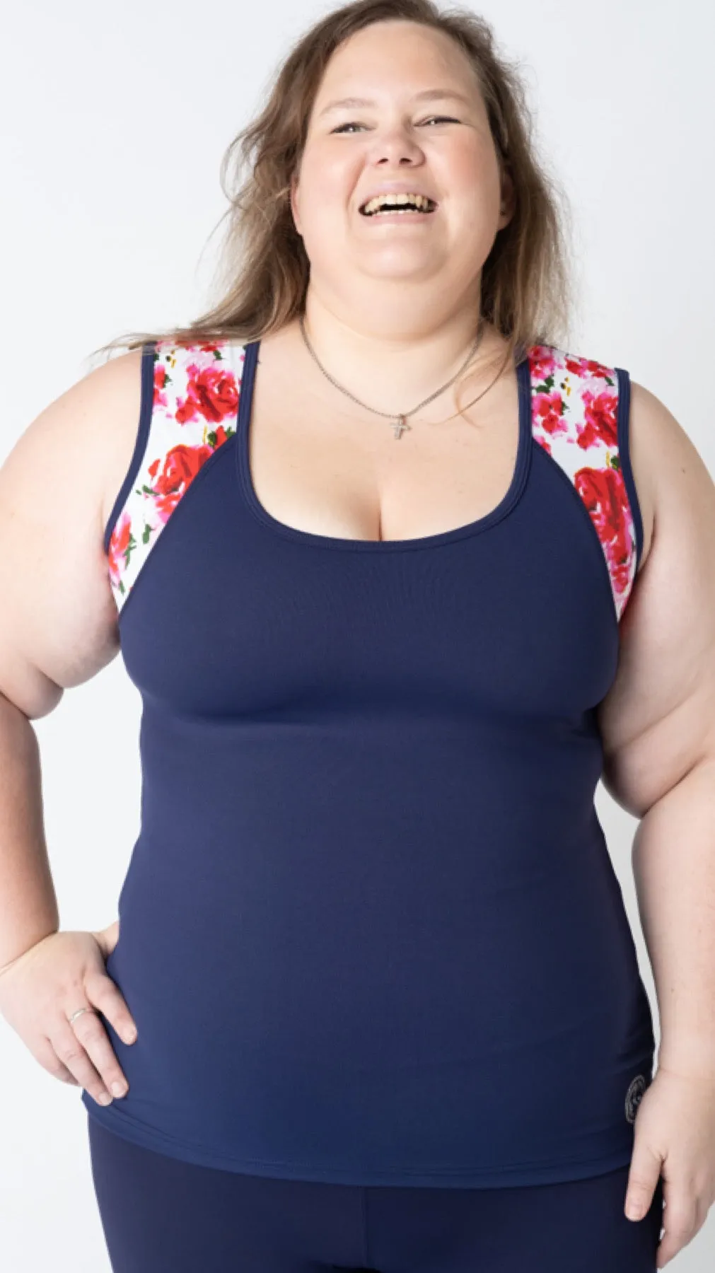 AR 2076 - PLUS STYLED FITTED VEST