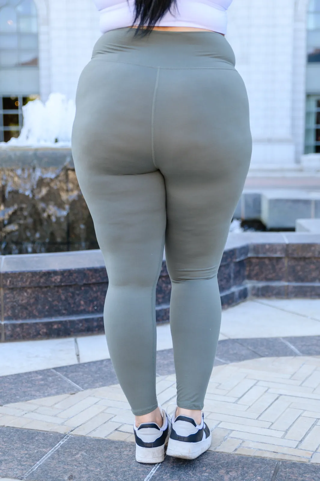 Jett Cross Front Leggings In Sage