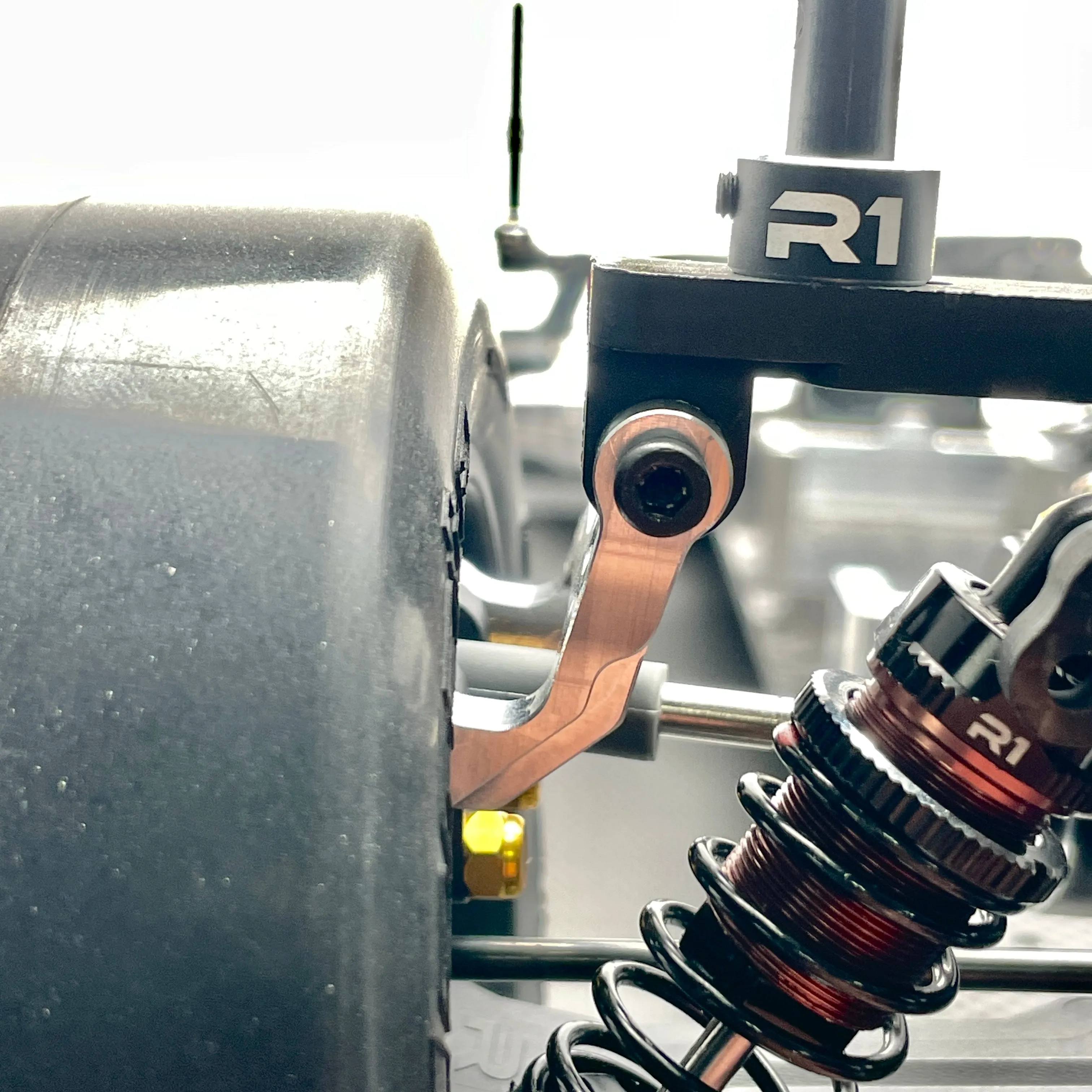 R1WURKS DC1 Aluminum Rear Riser